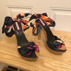 Pinko Colorful fabric Print Strappy Peep toe Twisted knot lace up Heels wooden